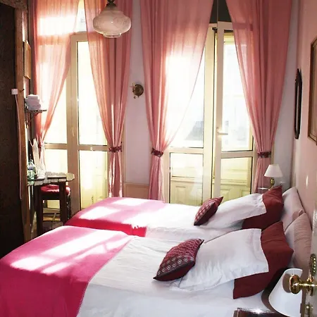 Alvares Cabral 3* Porto